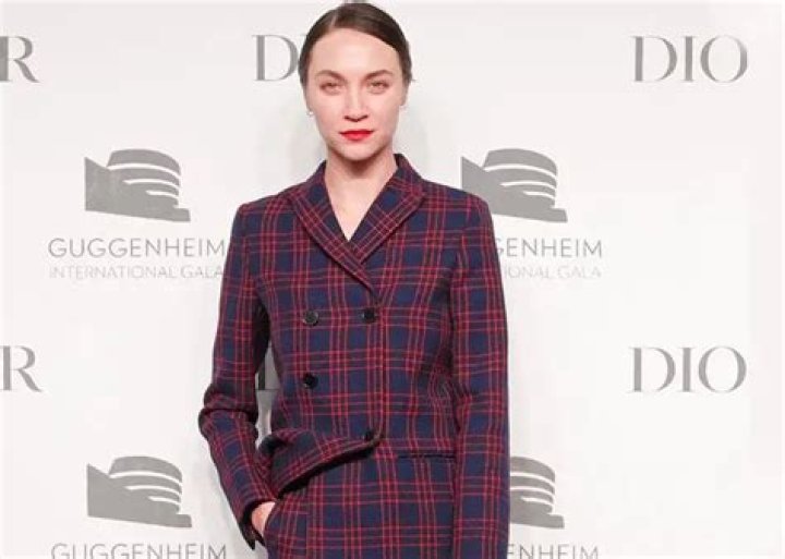 Uncover The Impact Of The "Queen Of The Bud Light Ad Sydney"